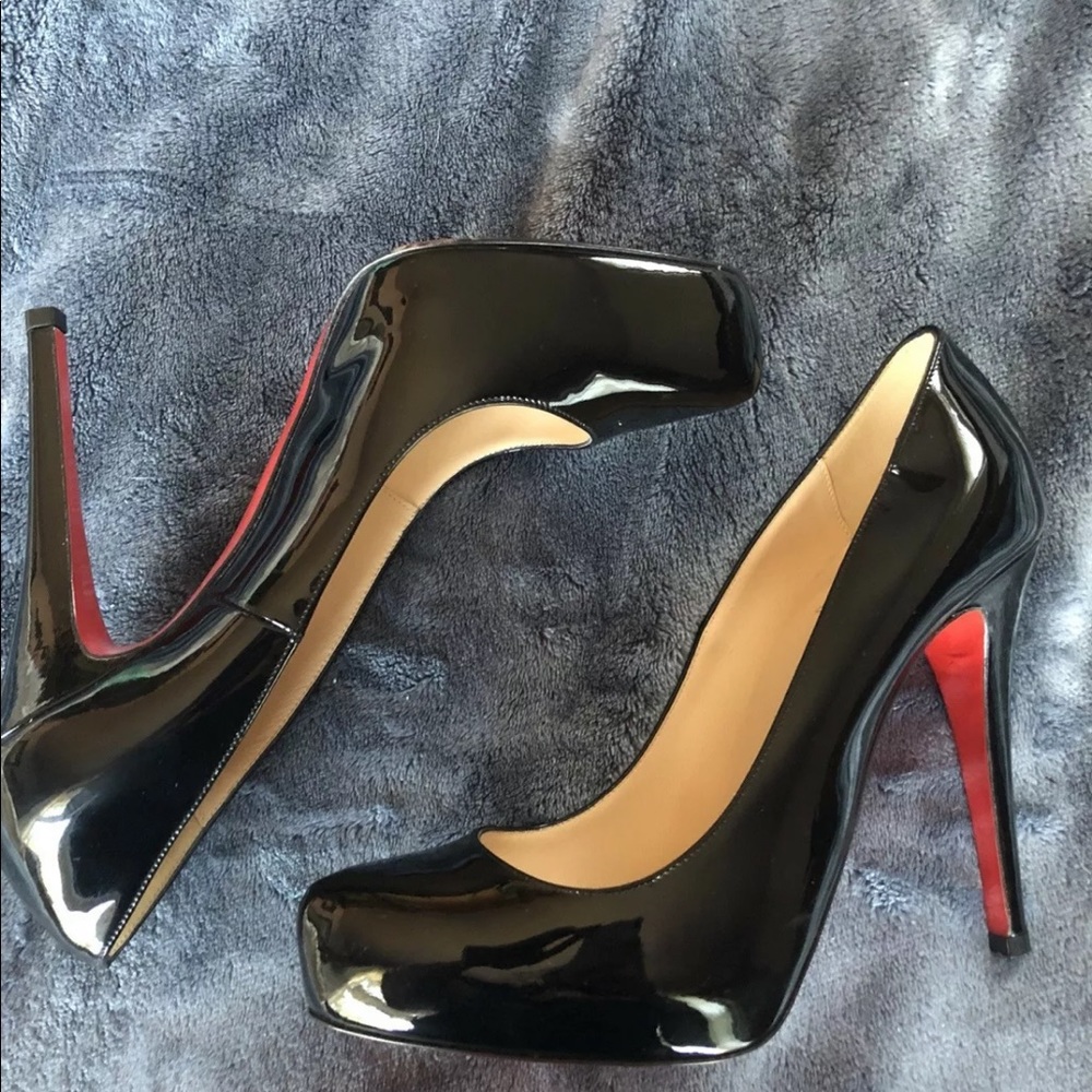 Black Rolando Pumps